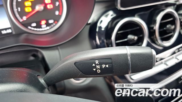 Mercedes-Benz C-Class 2018 — photo 9
