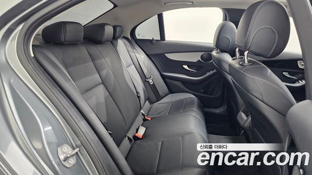 Mercedes-Benz C-Class 2018 — photo 12