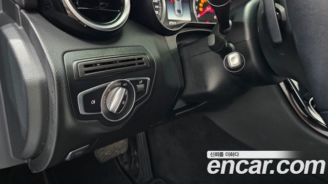 Mercedes-Benz C-Class 2018 — photo 16