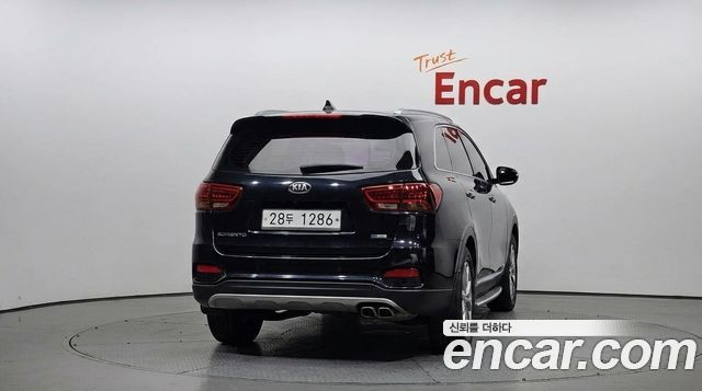 Kia Sorento 2018 — photo 4