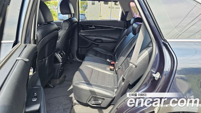 Kia Sorento 2018 — photo 11