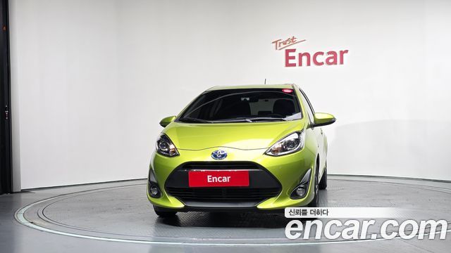 Toyota Prius 2018 — photo 3