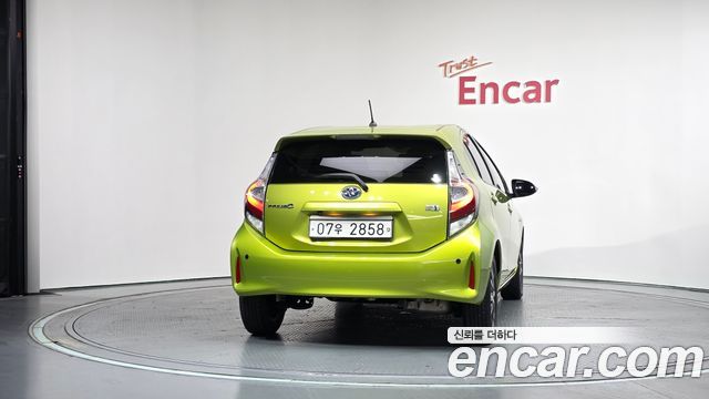 Toyota Prius 2018 — photo 4