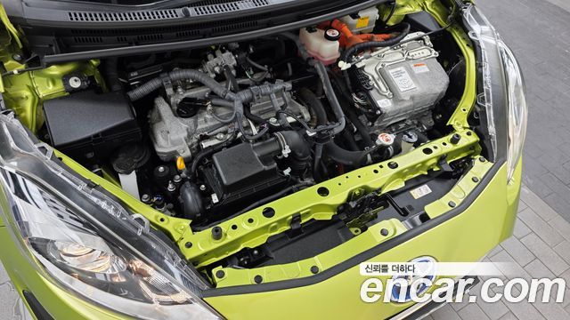 Toyota Prius 2018 — photo 6