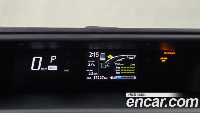Toyota Prius 2018 — photo 11