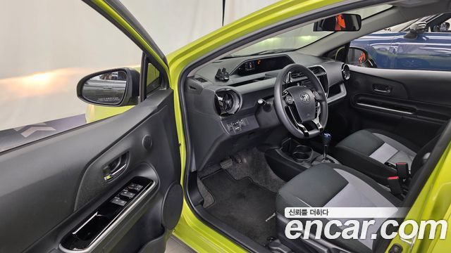 Toyota Prius 2018 — photo 13