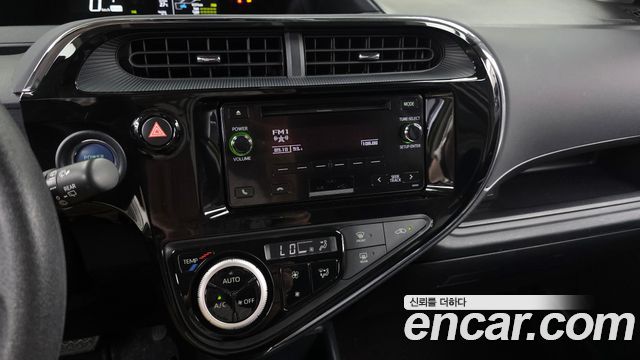 Toyota Prius 2018 — photo 19
