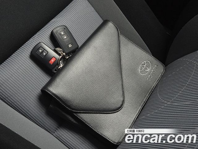 Toyota Prius 2018 — photo 24