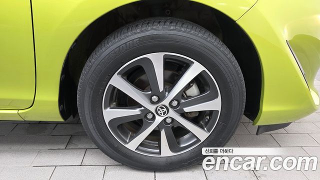Toyota Prius 2018 — photo 7