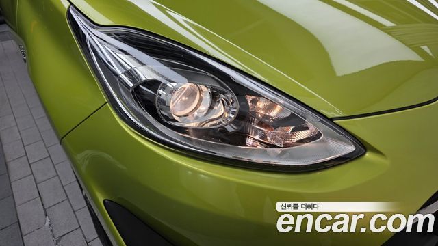 Toyota Prius 2018 — photo 8