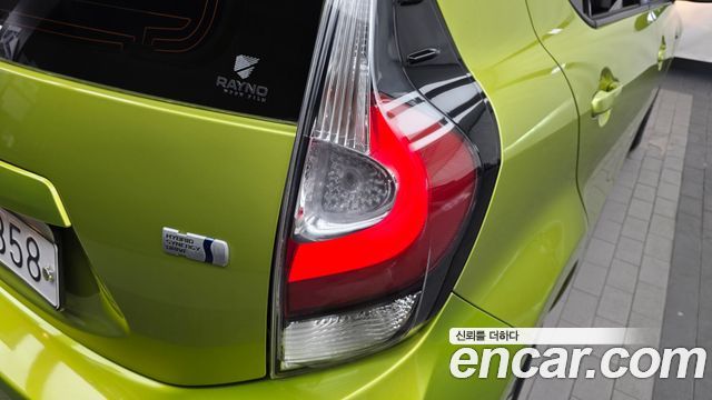 Toyota Prius 2018 — photo 9