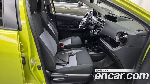 Toyota Prius 2018 — photo 16