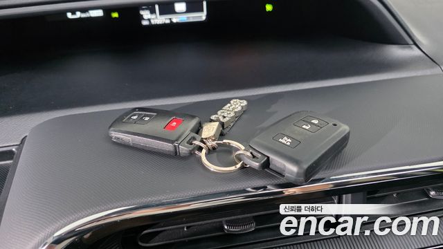 Toyota Prius 2018 — photo 27