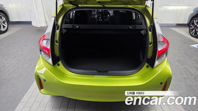 Toyota Prius 2018 — photo 28