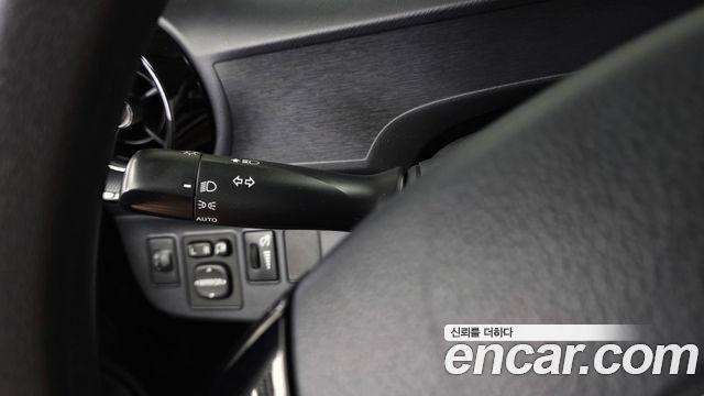 Toyota Prius 2018 — photo 30