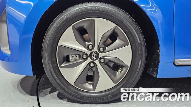 Hyundai Ioniq 2017 — photo 5