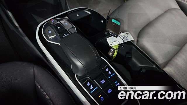 Hyundai Ioniq 2017 — photo 9