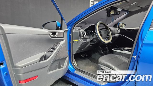 Hyundai Ioniq 2017 — photo 10