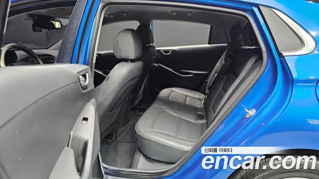 Hyundai Ioniq 2017 — photo 13