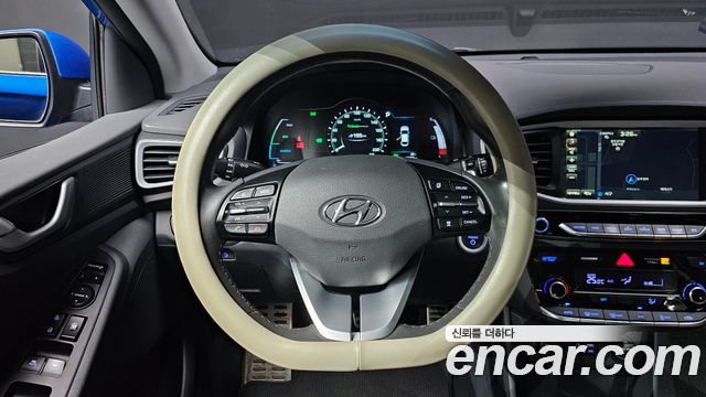 Hyundai Ioniq 2017 — photo 14