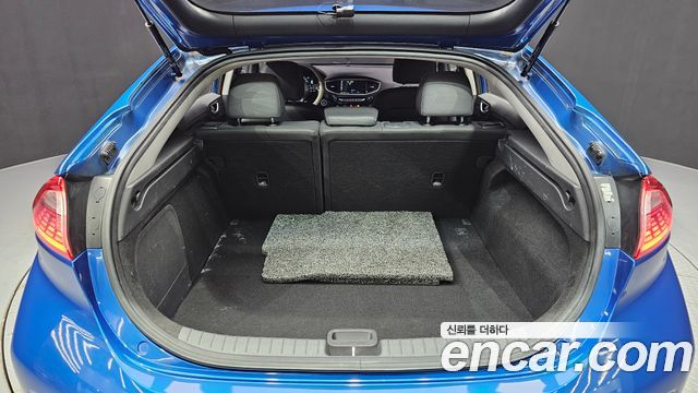 Hyundai Ioniq 2017 — photo 20