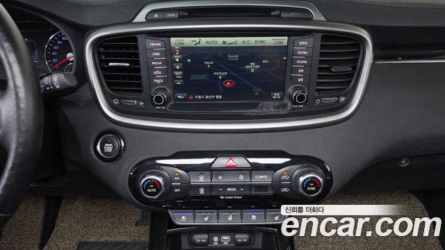 Kia Sorento 2015 — photo 18
