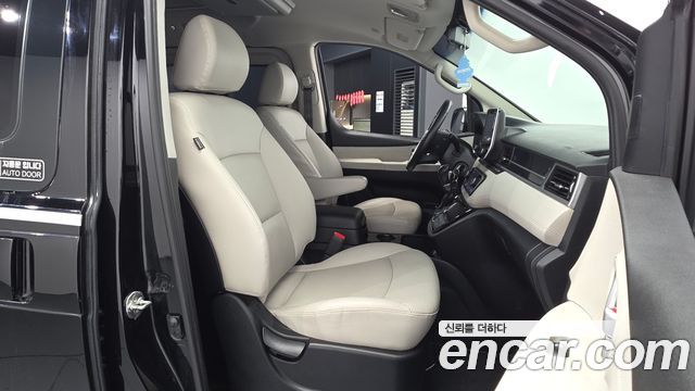 Hyundai Starex 2019 — photo 17