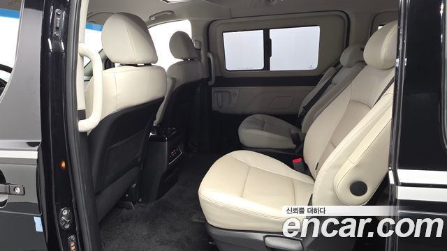 Hyundai Starex 2019 — photo 18