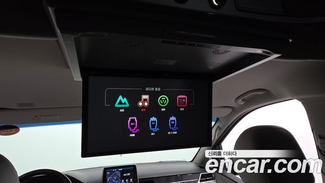 Hyundai Starex 2019 — photo 21