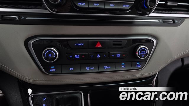 Hyundai Starex 2019 — photo 25