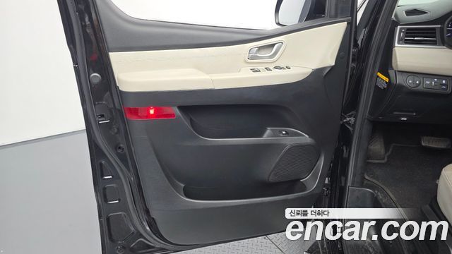 Hyundai Starex 2019 — photo 15