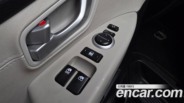 Hyundai Starex 2019 — photo 28