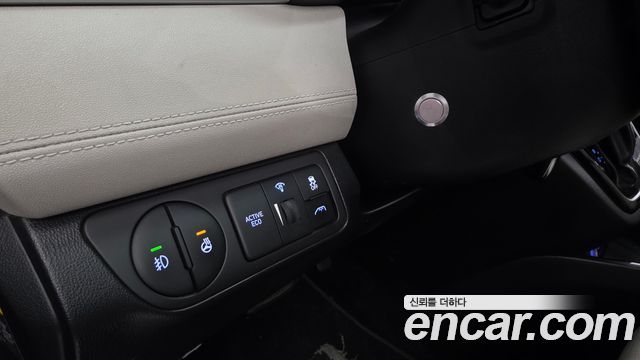 Hyundai Starex 2019 — photo 29