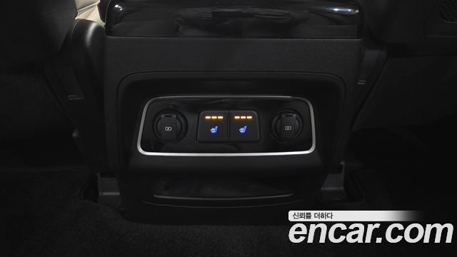 Hyundai Starex 2019 — photo 32