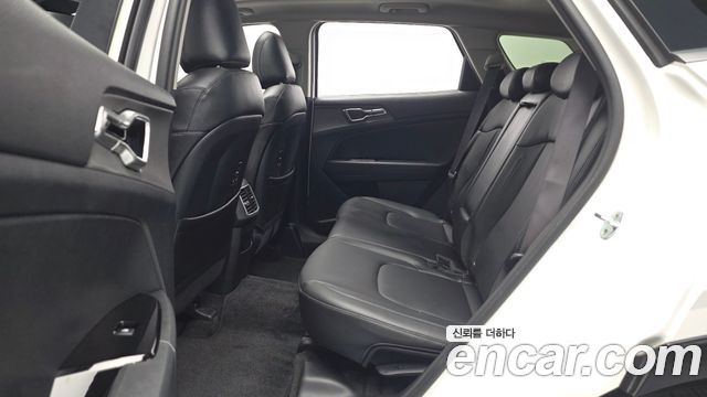Kia Sportage 2022 — photo 16