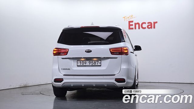 Kia Canival 2019 — photo 4