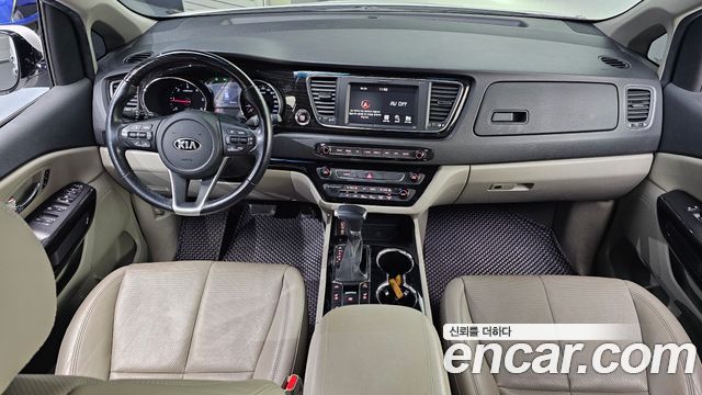 Kia Canival 2019 — photo 10