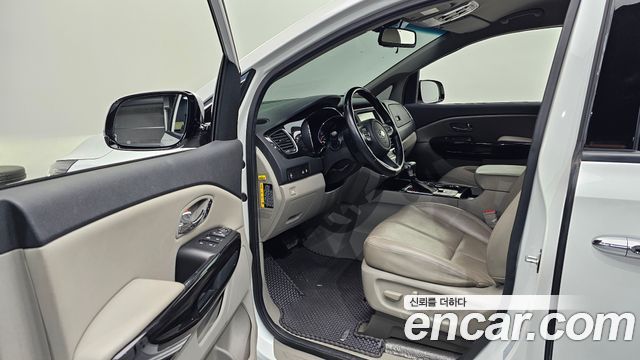 Kia Canival 2019 — photo 13