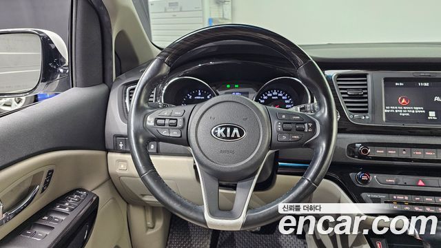 Kia Canival 2019 — photo 19