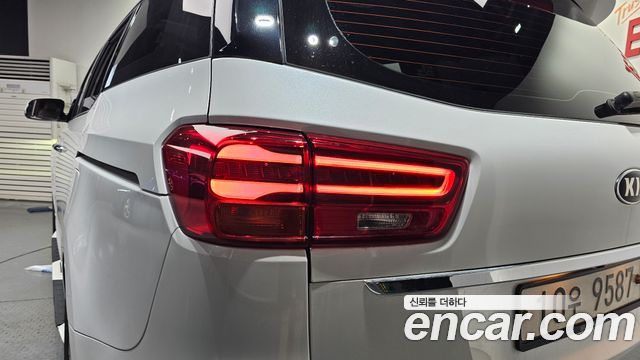 Kia Canival 2019 — photo 9