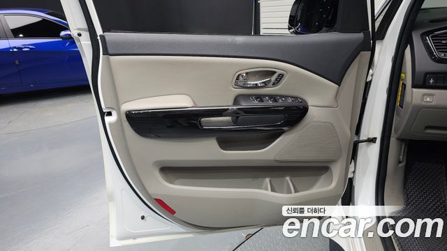Kia Canival 2019 — photo 14