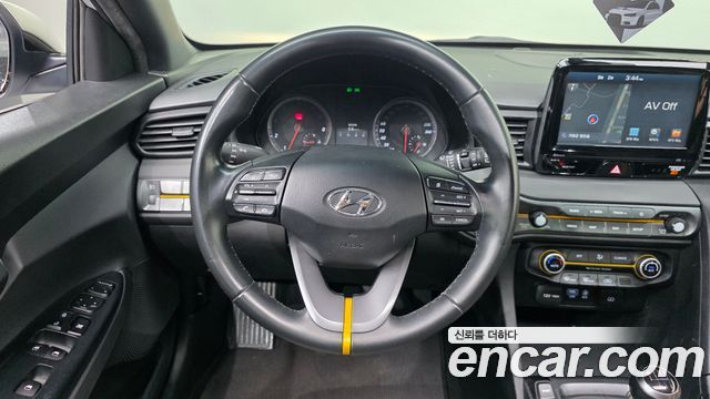 Hyundai Veloster 2018 — photo 13