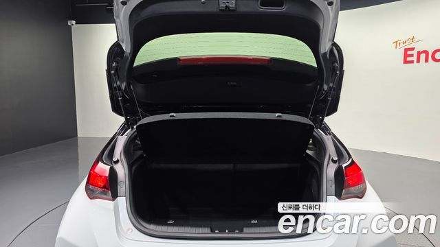 Hyundai Veloster 2018 — photo 20