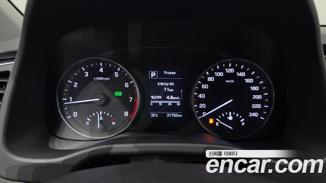 Hyundai AVANTE 2017 — photo 8