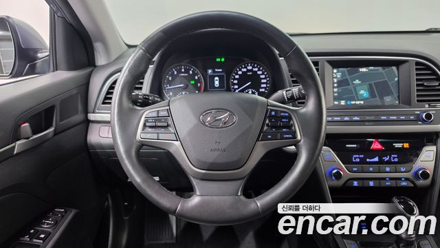 Hyundai AVANTE 2017 — photo 14