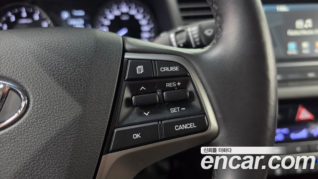 Hyundai AVANTE 2017 — photo 16