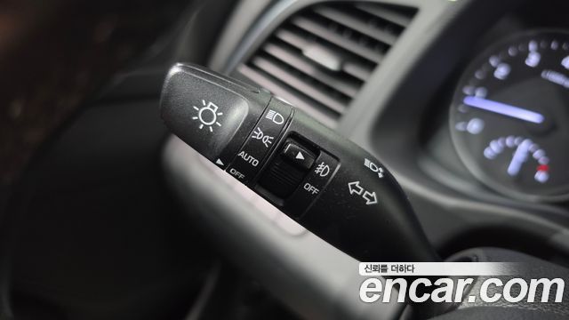 Hyundai AVANTE 2017 — photo 17
