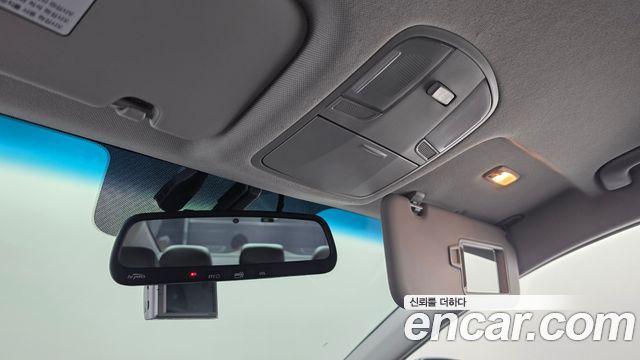 Hyundai AVANTE 2017 — photo 18