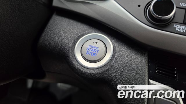 Hyundai AVANTE 2017 — photo 20