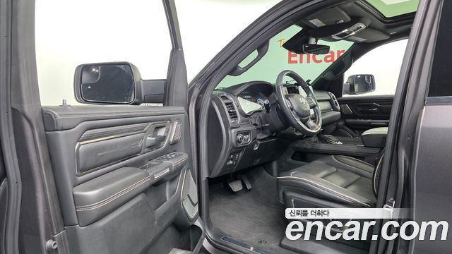 Dodge Ram Pick Up 2019 — photo 13
